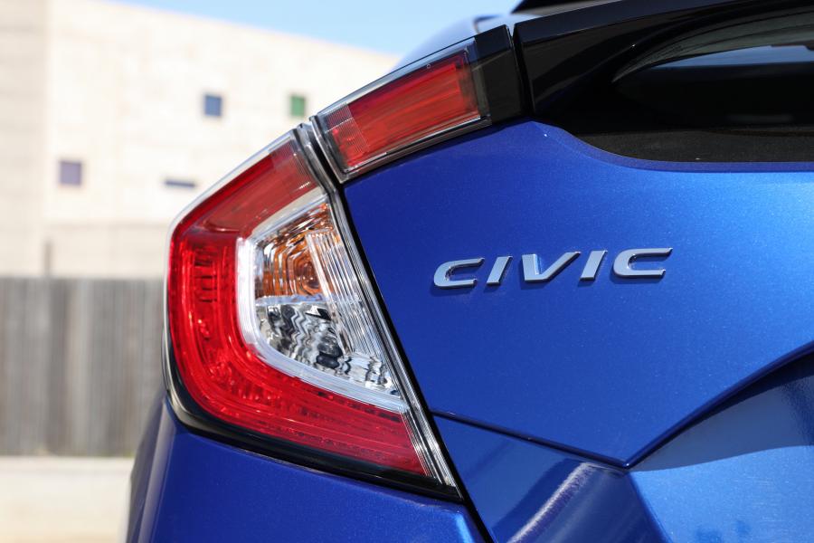 Логотип Honda Civic VTi Hatchback 2020 года  (AU) (фото 9 из 35)